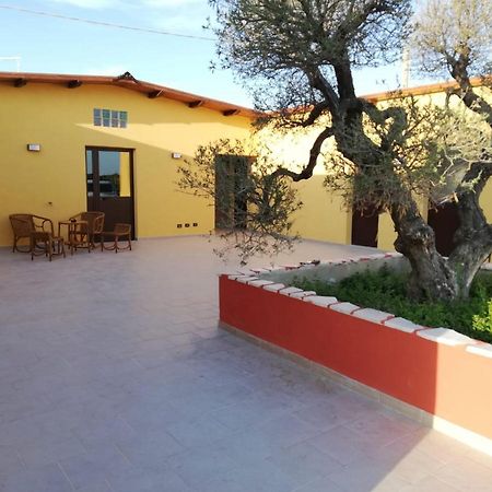 Bed and Breakfast Casa Acito Stornara Екстер'єр фото