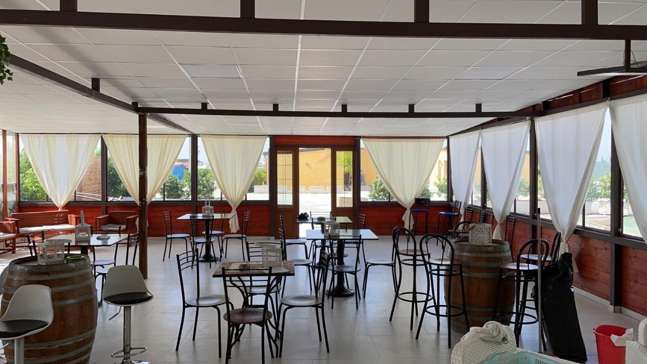 Bed and Breakfast Casa Acito Stornara Екстер'єр фото
