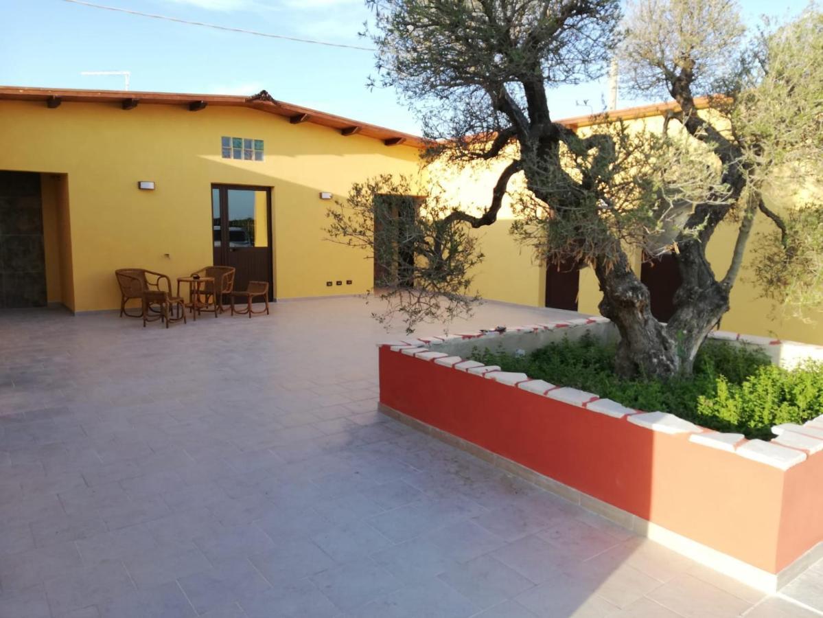 Bed and Breakfast Casa Acito Stornara Екстер'єр фото
